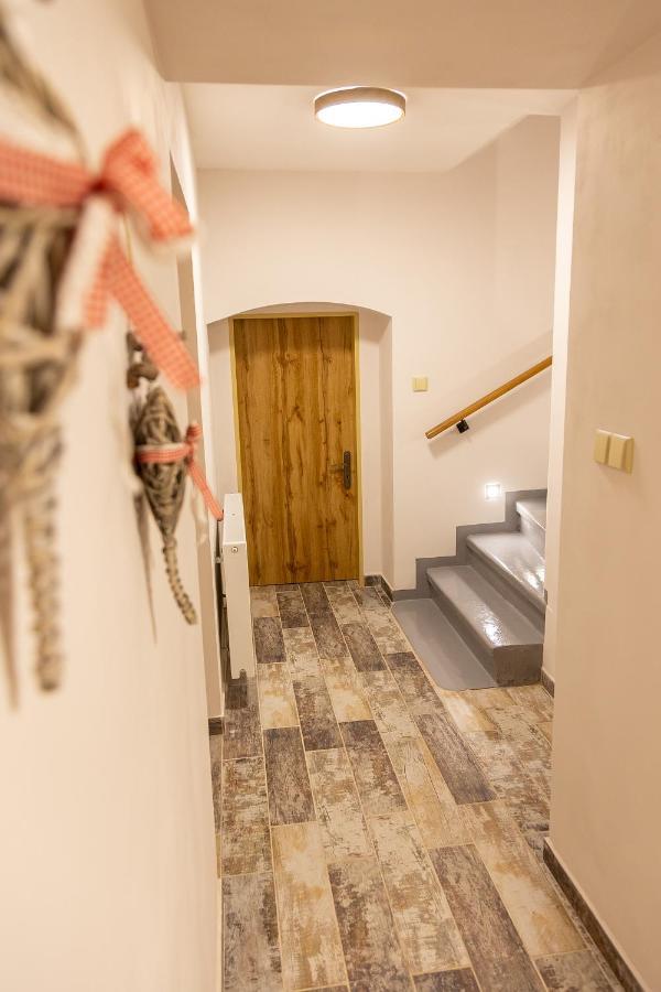 Prazdninovy Dum Valdik Villa Loket ภายนอก รูปภาพ